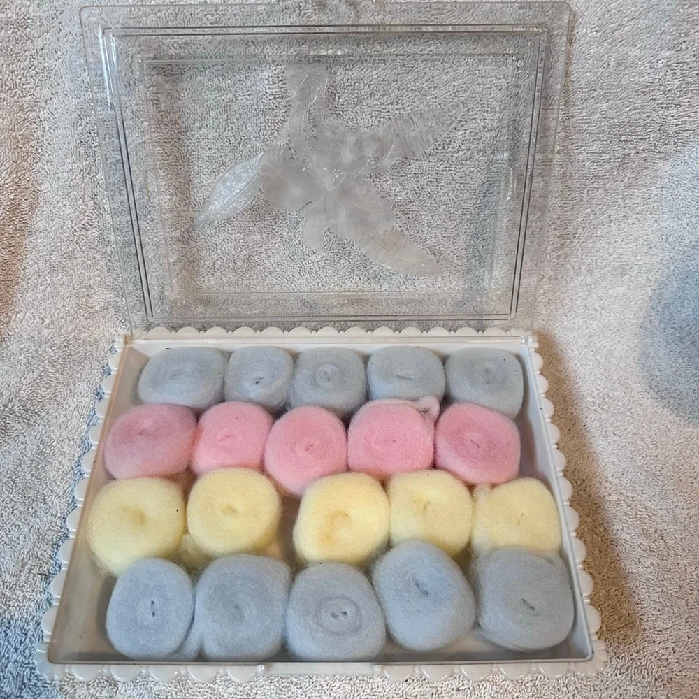 Vintage Plastic Vanity Box Bathroom Or Make Up Storage Clear Lid Iris Flower